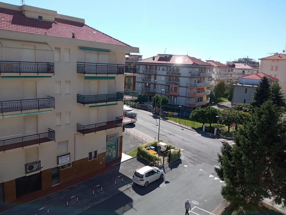 Nonna Pella Appartamenti - Corbezzolo Pietra Ligure Room photo